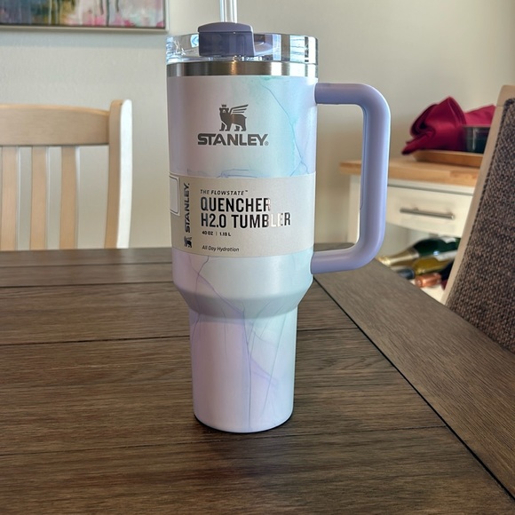 Stanley Quencher 40 oz tumbler Exclusive color in Pastel tie dye - Picture 3 of 9